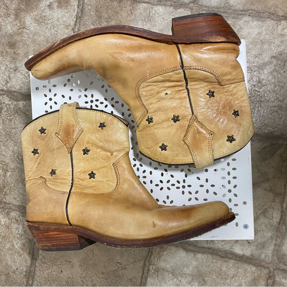 Bed Stu Women’s 7.5  Cowboy Bench Studded Star Ankle Boots Cobbler Leather